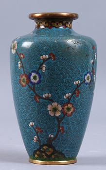 VAS, cloisonne, orientalisk, 1900-talets mitt.