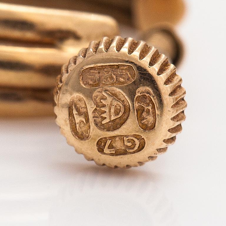 Elis Kauppi, Two paris of 14K gold earrings. Kulpittaan kulta, Turku 1957 and 1960.