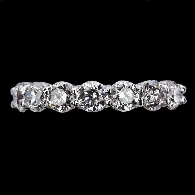 RING, 7 briljantslipade diamanter, tot. 1.50 ct.