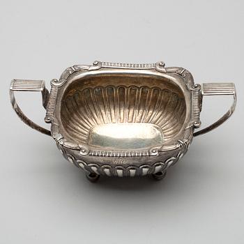 SOCKERSKÅL, silver, Robert och Samuel Hennell, London 1810. Vikt 423 g.