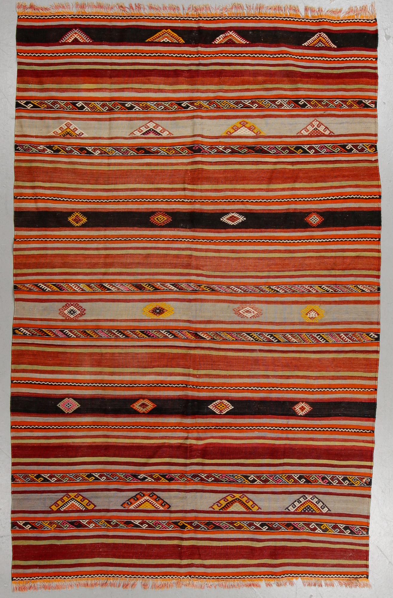 Matto, flat weave, probably Anatolian, ca 270,5 x 174,5 cm.