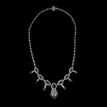 COLLIER, safirer, briljant- och åttkantslipade diamanter, 18K vitguld. Italien.