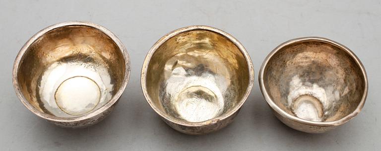 SUPKOPPAR, 3 st, silver, 1700-/1800-tal, bla Stockholm. Tot vikt 47 g.