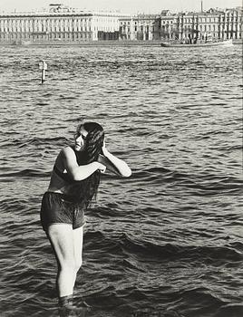 GEORG ODDNER, a photograph, signed and dated 1986.