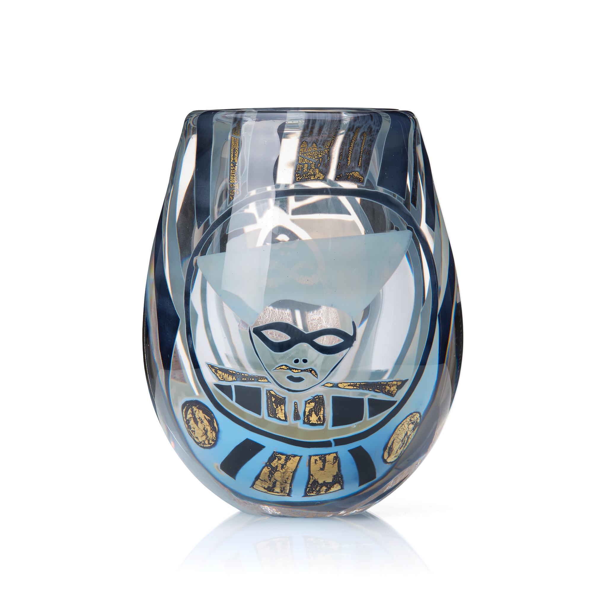 Hanne Dreutler, 'Il Capitano', a 'guldgraal' glass vase, Studio Åhus, Sweden  nr 122, ed 1/20, 1989.