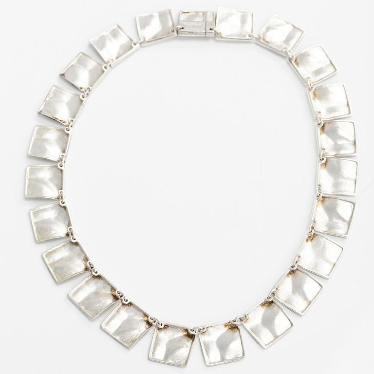 Björn Weckström, Collier, "Galaktiska toppar", sterlingsilver. Lapponia 2001.