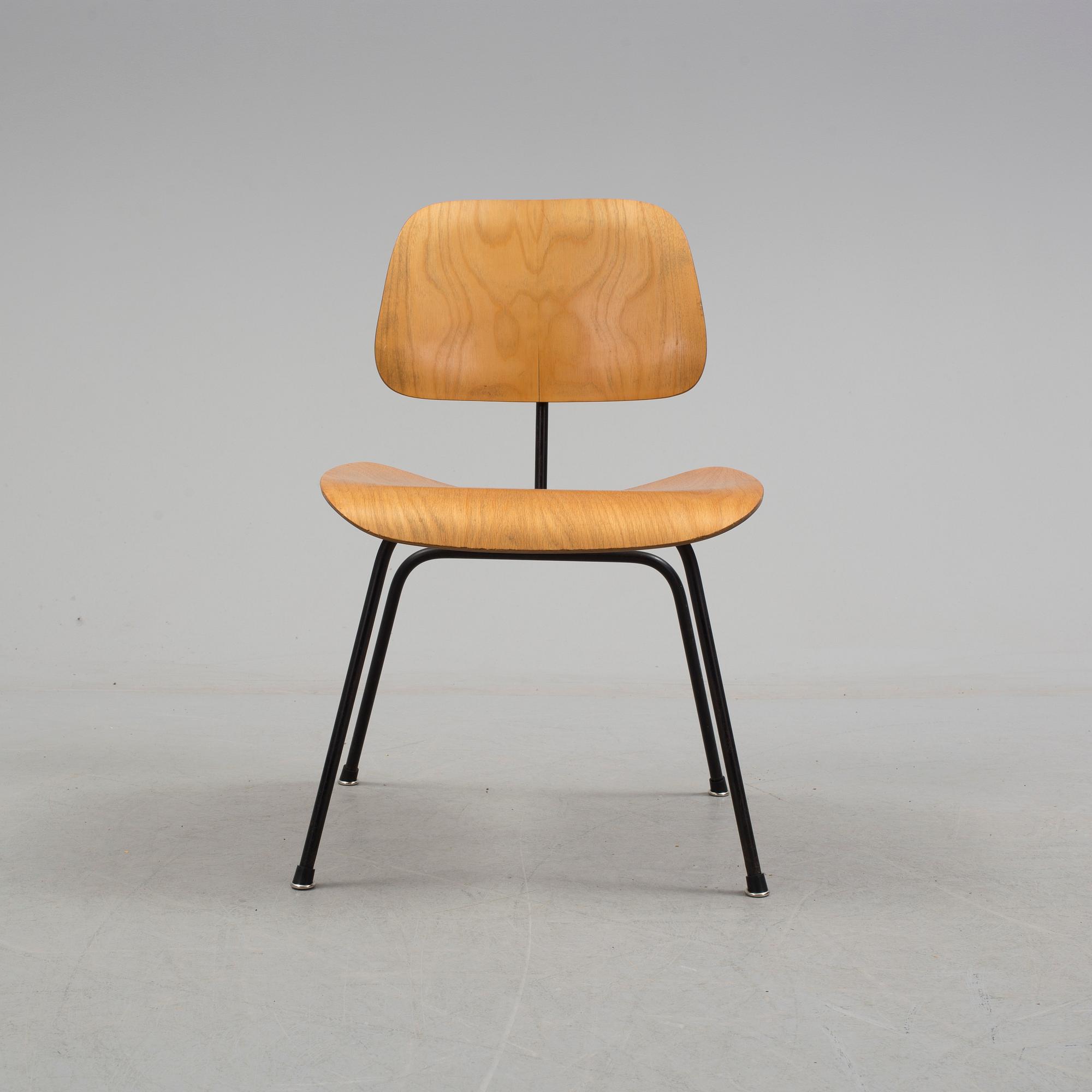 a "DCM (Dining Chair Metal)" chair by CHARLES & RAY EAMES, Herman Miller 1950's-/60's.