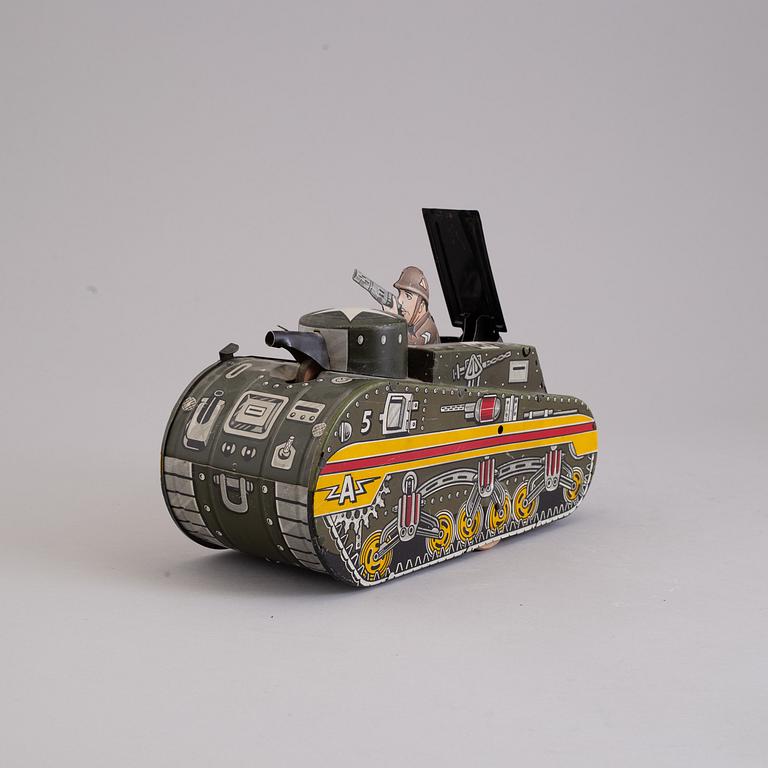 A mid 20th century toy tank, Mar Toys, USA.