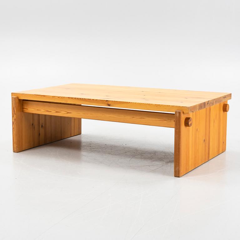 Yngve Ekström, a 'Dumling' pine coffee table, Swedese, Sweden, 1970's.