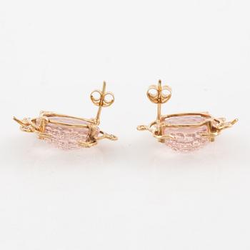 Earrings, Mandelstam, 18K gold with carved rose quartz, pink tourmalines, and brilliant-cut diamonds.