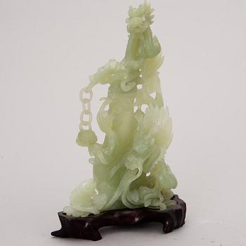 A Chinese bowenite sculpture.