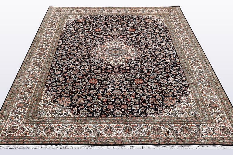 A carpet, silk Kashmir, ca 279 x 195 cm.