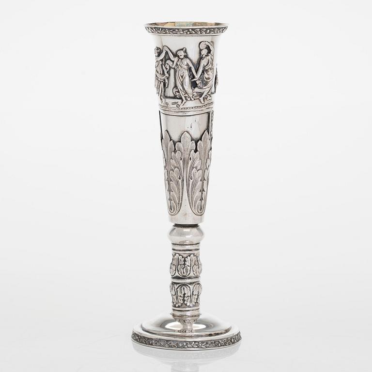 A silver cup, maker's mark of Peter Muller, St. Petersburg 1829. Empire.