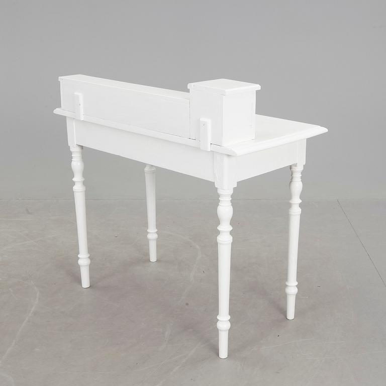 DAMSKRIVBORD, 1900-talets första hälft.