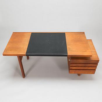 Olavi Hänninen, A 1960's 'Paletti' writing desk for HMN Huonekalu Mikko Nupponen, Lahti, Finland.
