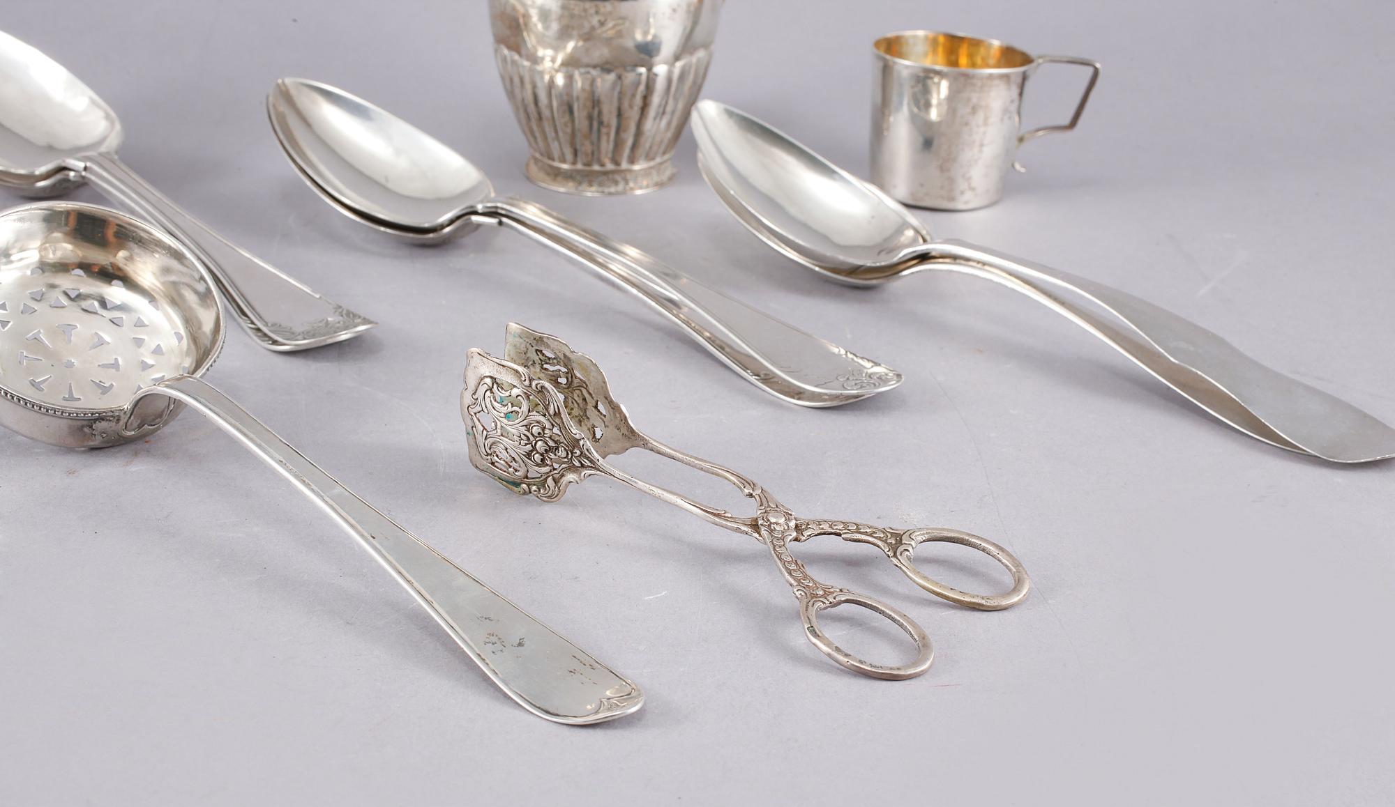 PARTI SILVER, 13 delar, 1700-1900-tal, mest Sverige, vikt ca 655 gram.