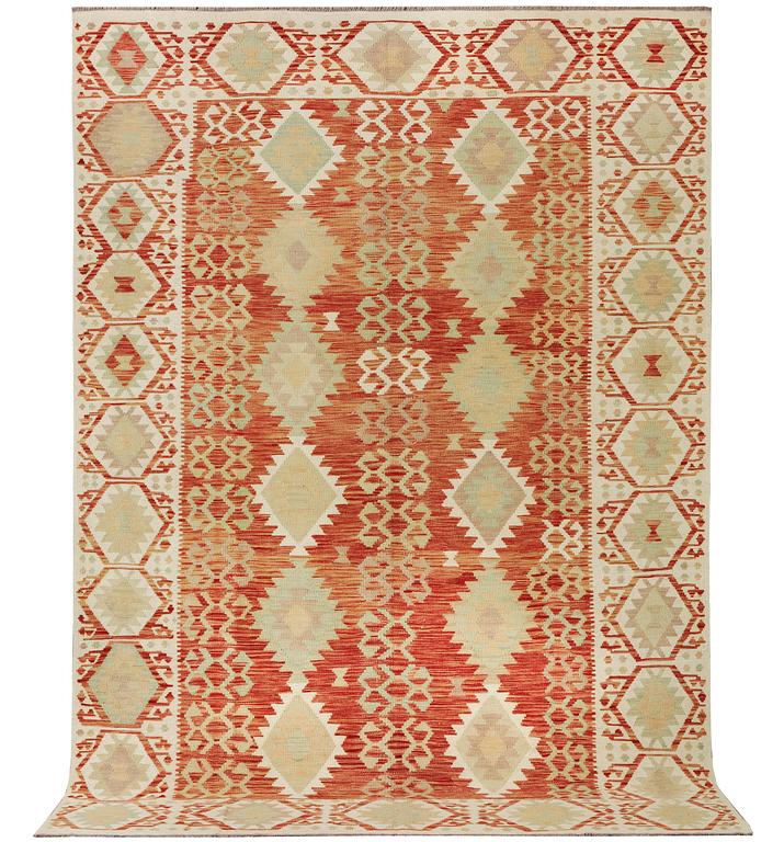 A Kilim carpet, c. 301 x 198 cm.