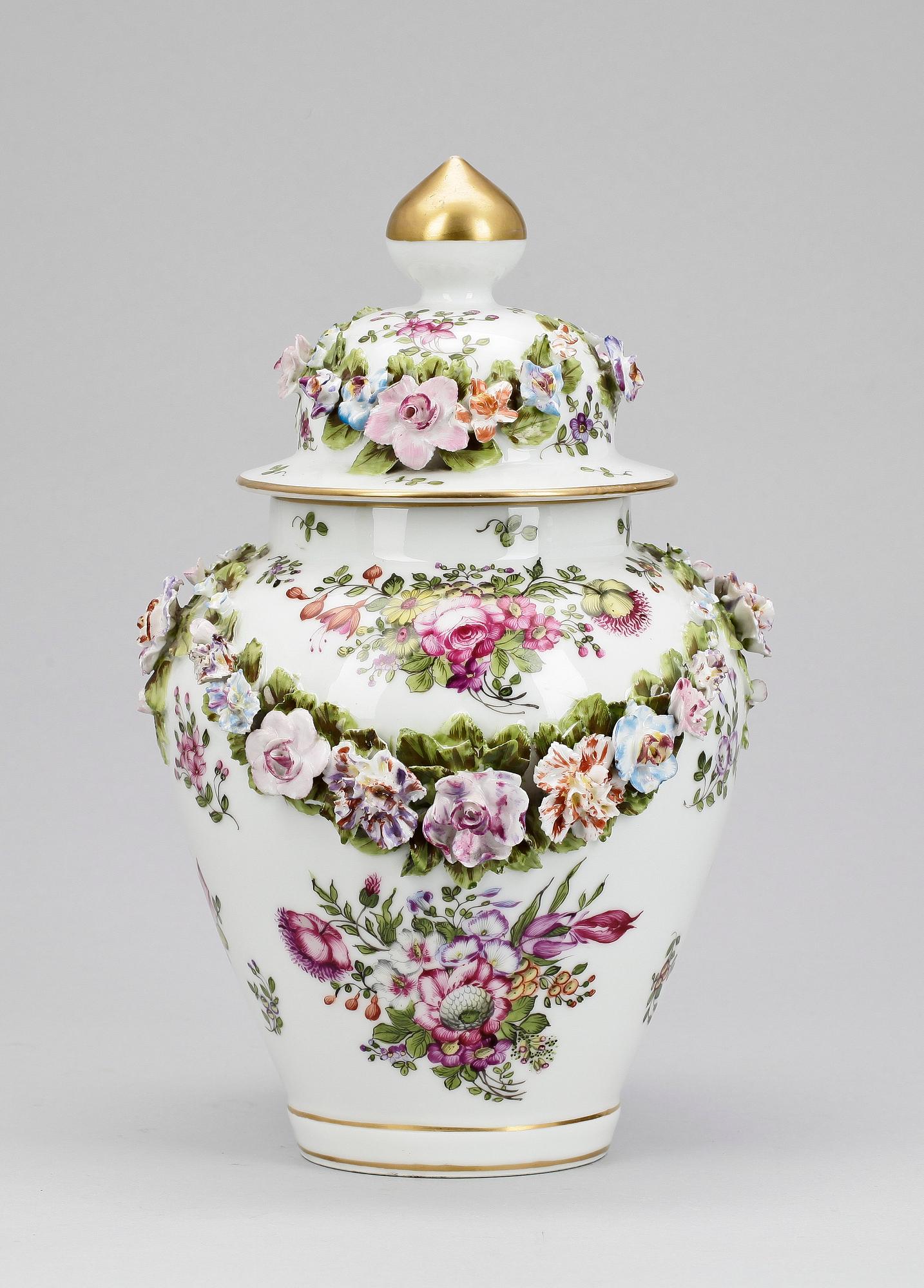 URNA, porslin, Meissen-liknande märke, 1900-talets första hälft.