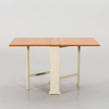 A CARL MALMSTEN TABLE.