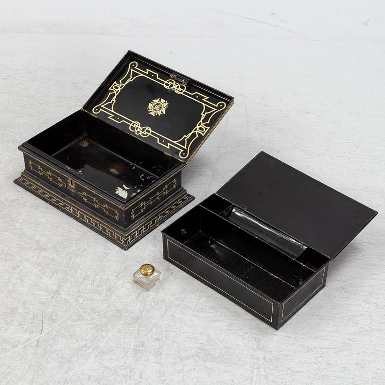 Bord med skrin, Ersbach und Hausness Blechwarenfabrik, Dresden, 1880-tal.