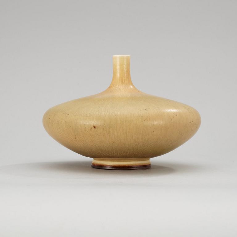 A Berndt Friberg stoneware vase, Gustavsberg Studio 1969.