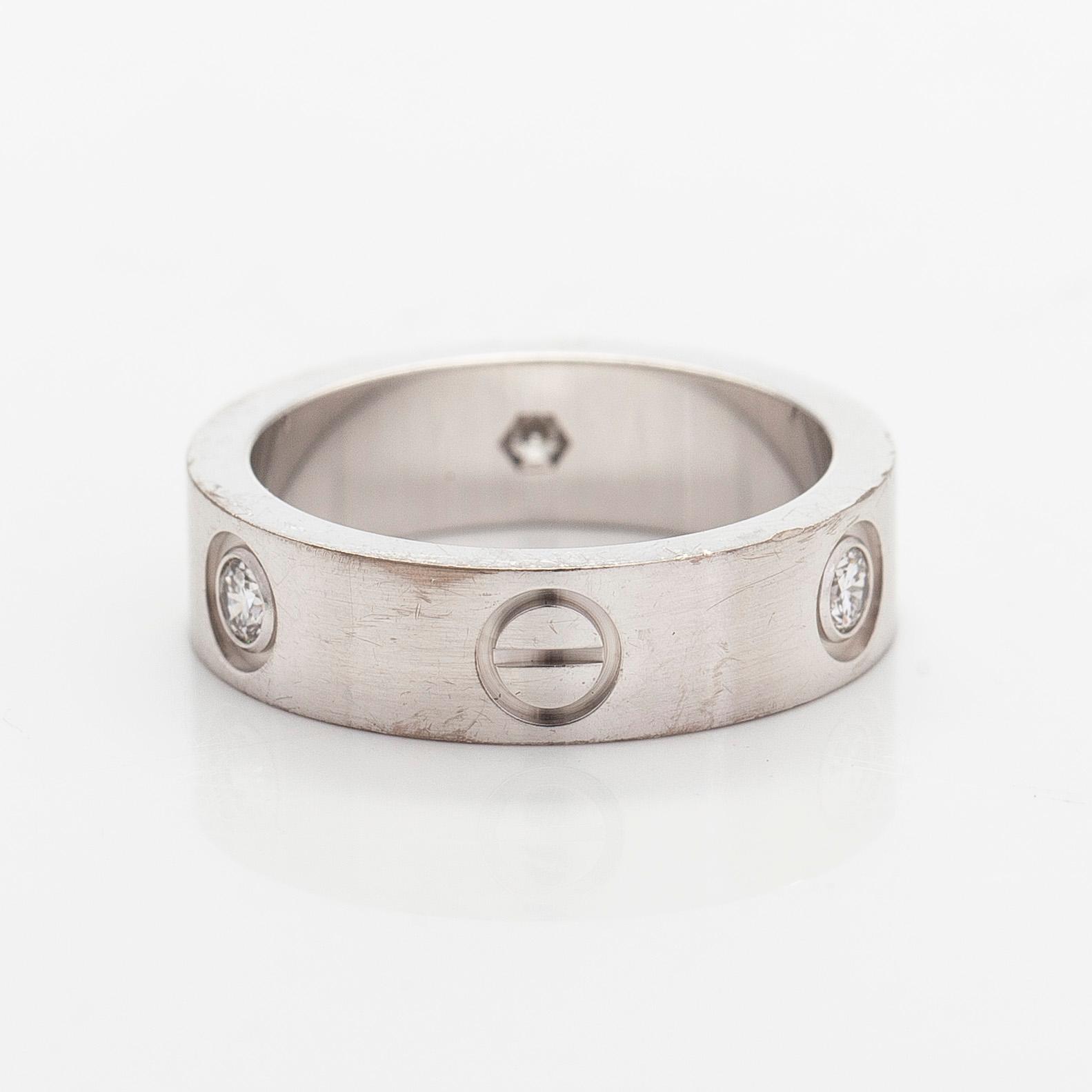 Cartier, sormus, "Love", 18K valkokultaa, briljanttihiottuja timantteja.