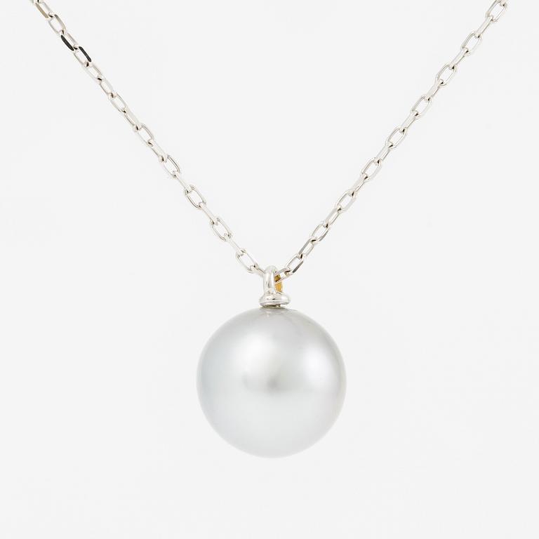 Collier 18K vitguld med odlad Tahitipärla.