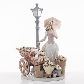 Miguel Angel Santaeulalia, figurine, "Flowers for everyone", Lladró, Spain.