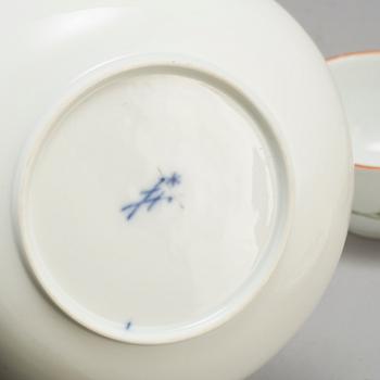 TWO 18TH CENTURY  MEISSEN PORCELAIN CUPS AND SAUCERS,