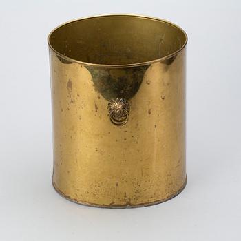 PAPPERSKORG, England.