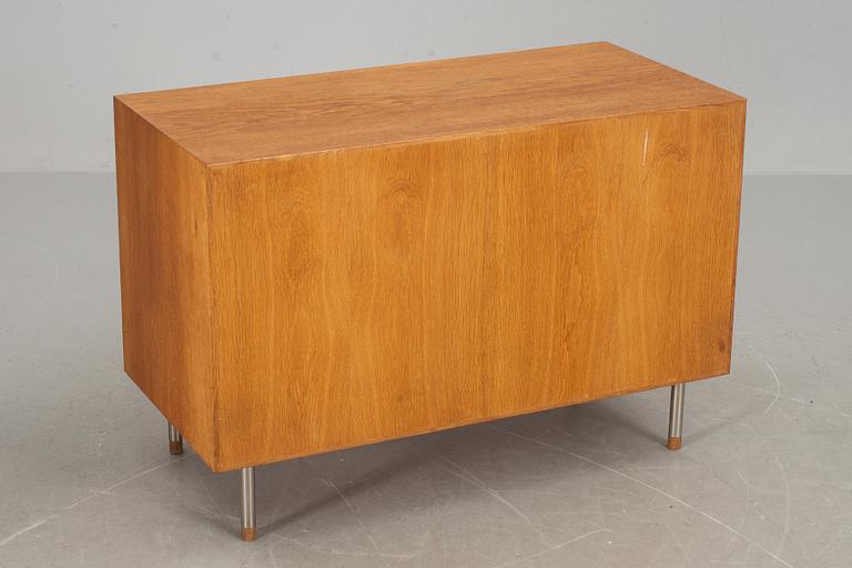 BYRÅ,  Hans Wegner, RY Møbler, modell 250, Danmark 1960-tal.