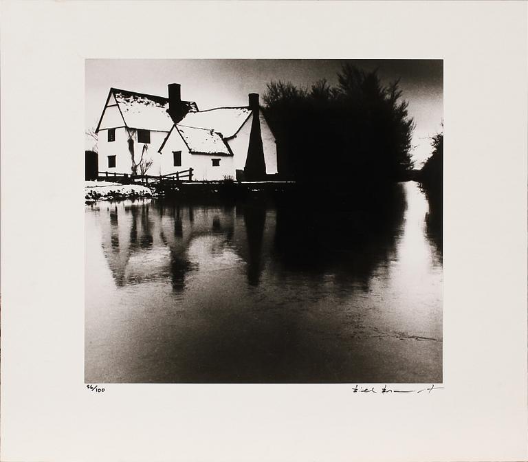 BILL BRANDT, silvergelantin-print, signerat och numrerat 86/100 på passepartout.