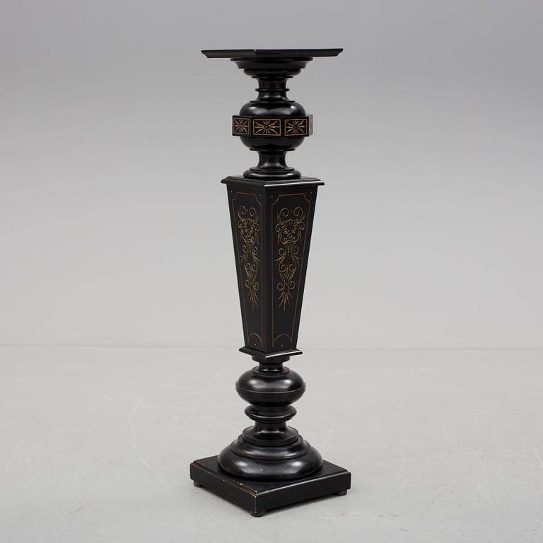 PIEDESTAL, nyrenässans. 1800-talets slut.