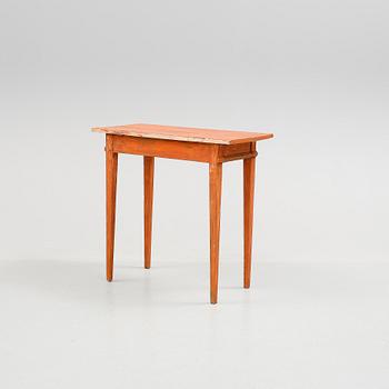 BORD. Gustaviansk stil. 1900-tal.