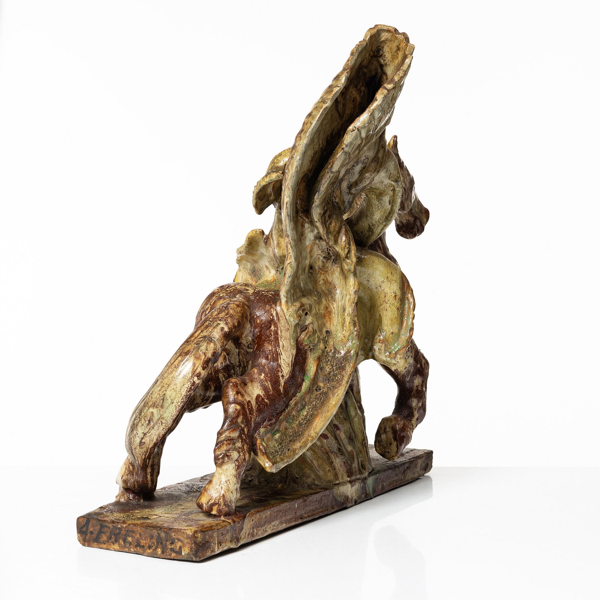 Allan Ebeling, skulptur, glaserad keramik, i form av ursprungsamerikan till häst, Torshälla 1935.