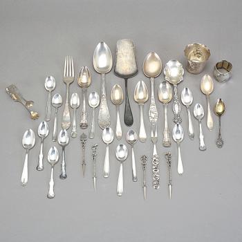 PARTI SILVER, svenska samt utländska stämplar, mestadels 1900-tal. Vikt 628 g.