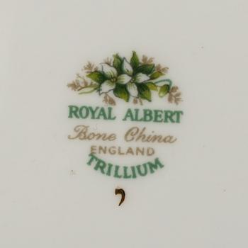 KAFFESERVIS, 29 delar, benporslin, "Trillium", Royal Albert, England, 1900-talets mitt.