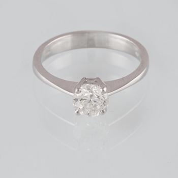 RING, 18K vitguld med briljantslipad diamant 1.00 ct, Milano, Italien. Vikt 3,5 gram.
