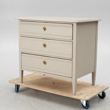 Chest of drawers, Gustavian style, early 20th century.