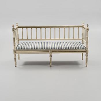 SOFFA, gustaviansk stil, omkring år 1900.