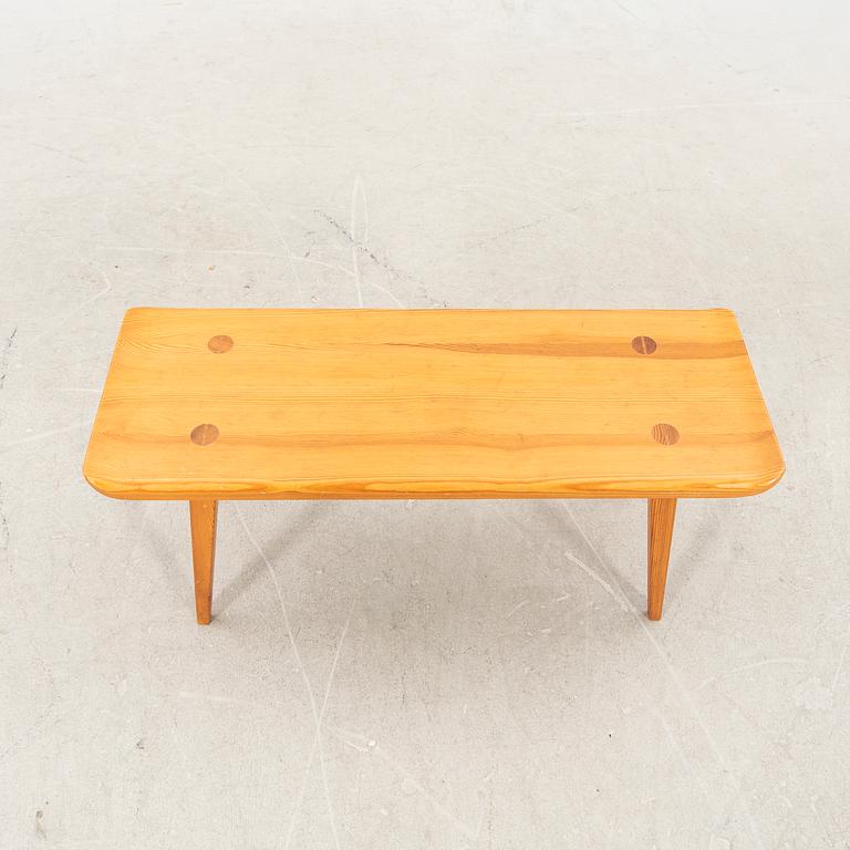 Carl Malmsten, a pine 'Visingsö' bench from, later part of the 20th Century.