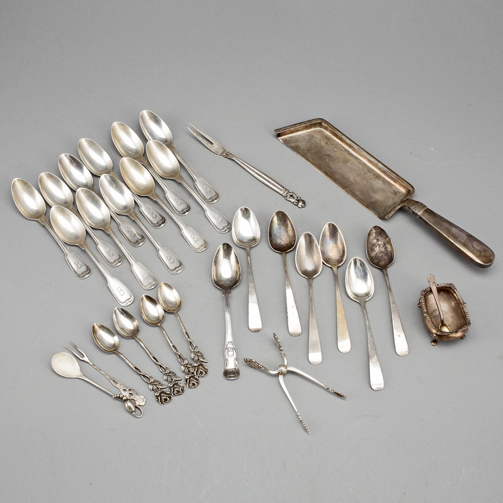PARTI SILVER, 29 delar olika mästare bla Borgila Stockholm 1945. Total vikt  614 gr.