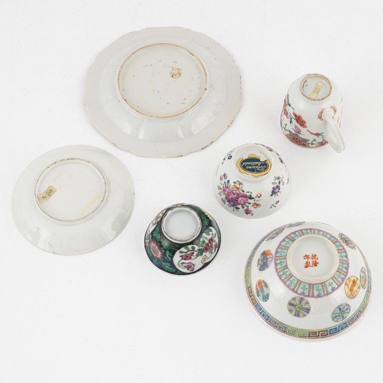 Five porcelain pieces, China, 18th-20th century.