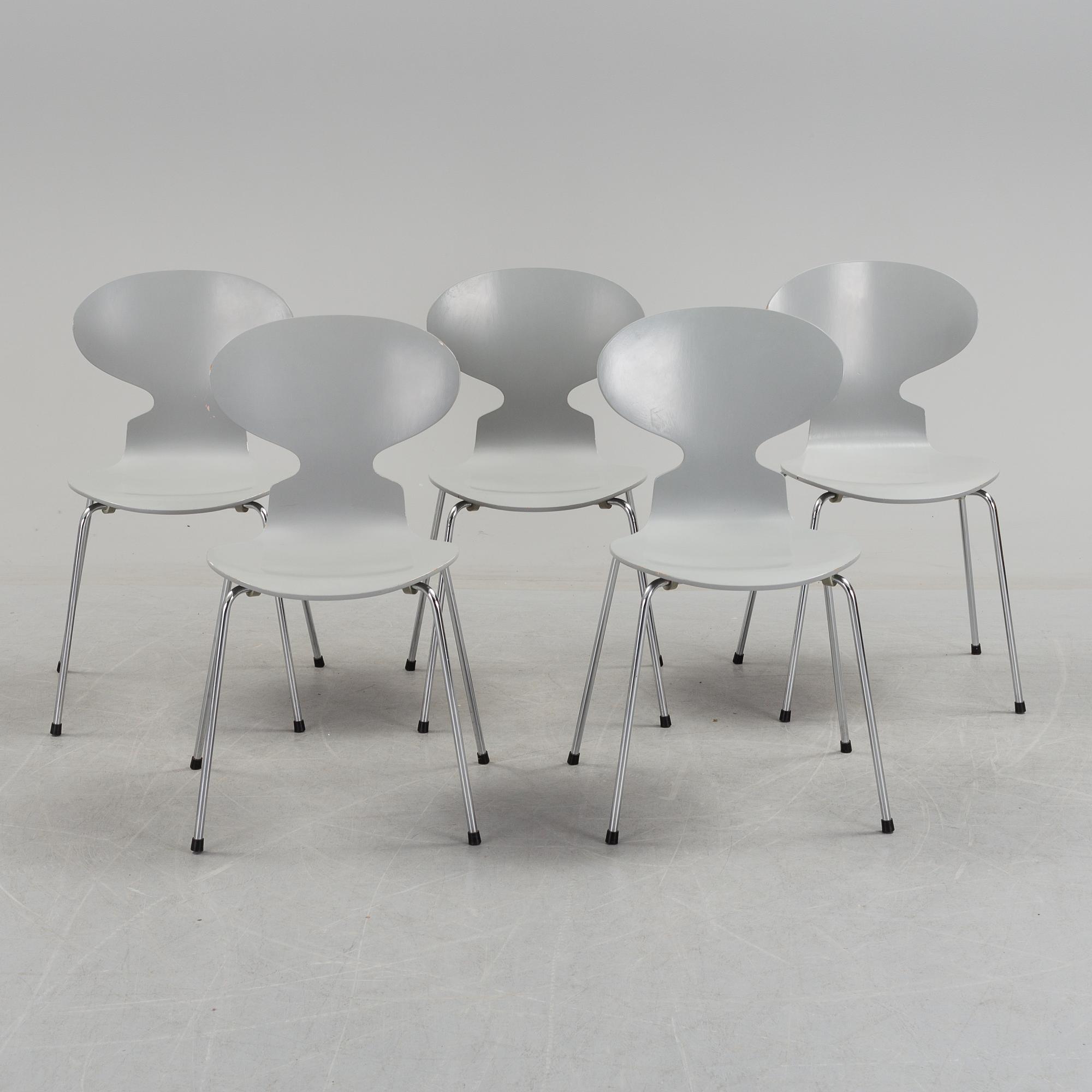 ARNE JACOBSEN, stolar, fem stycken, "Myran", Fritz Hansen, 1993.