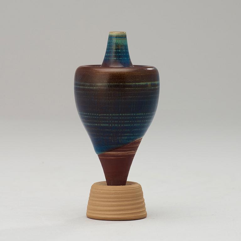 A Wilhelm Kåge 'Farsta Spirea' stoneware vase, Gustavsberg Studio 1950's.