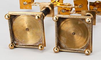 KANDELABRAR, ett par, mässing och svärtat trä, Torshammars bruk, 1900-tal.