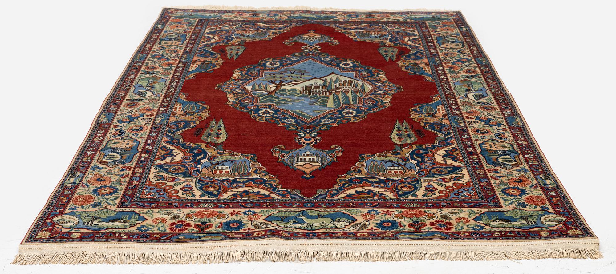 A semi-antique Kashan rug, Central Persia, c. 211 x 132 cm.
