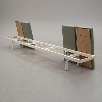 WERNER AISSLINGER, bänk, "Level 34", för Vitra, formgivet 2004.