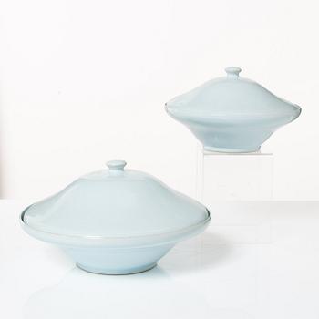 Kennet Williamsson, two lidded bowls, signed.