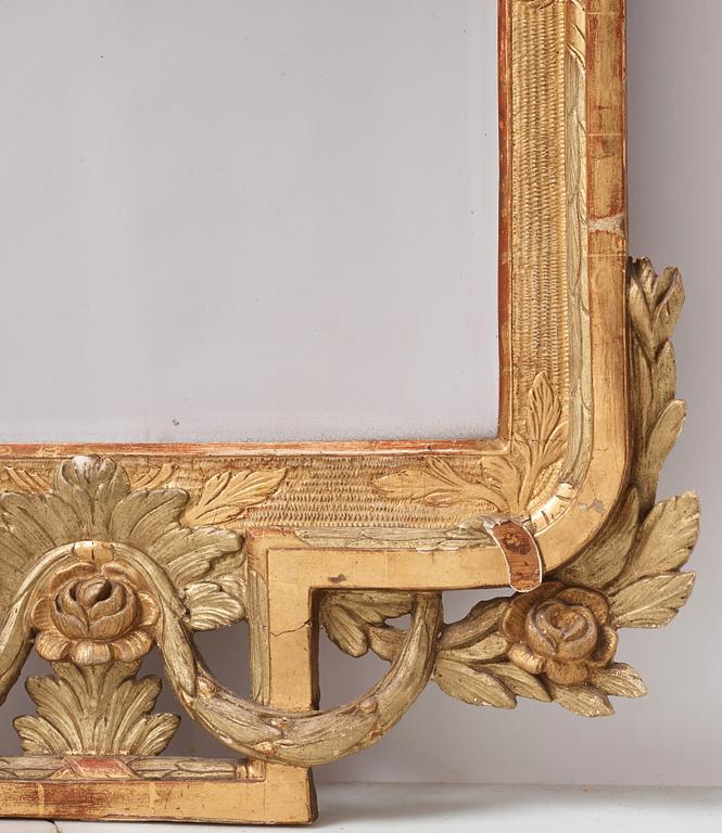 A Gustavian mirror.